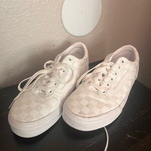 Women's White Checkered Athletic Shoes